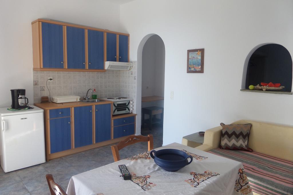 Aegean Sunset Apartment Киониа Екстериор снимка